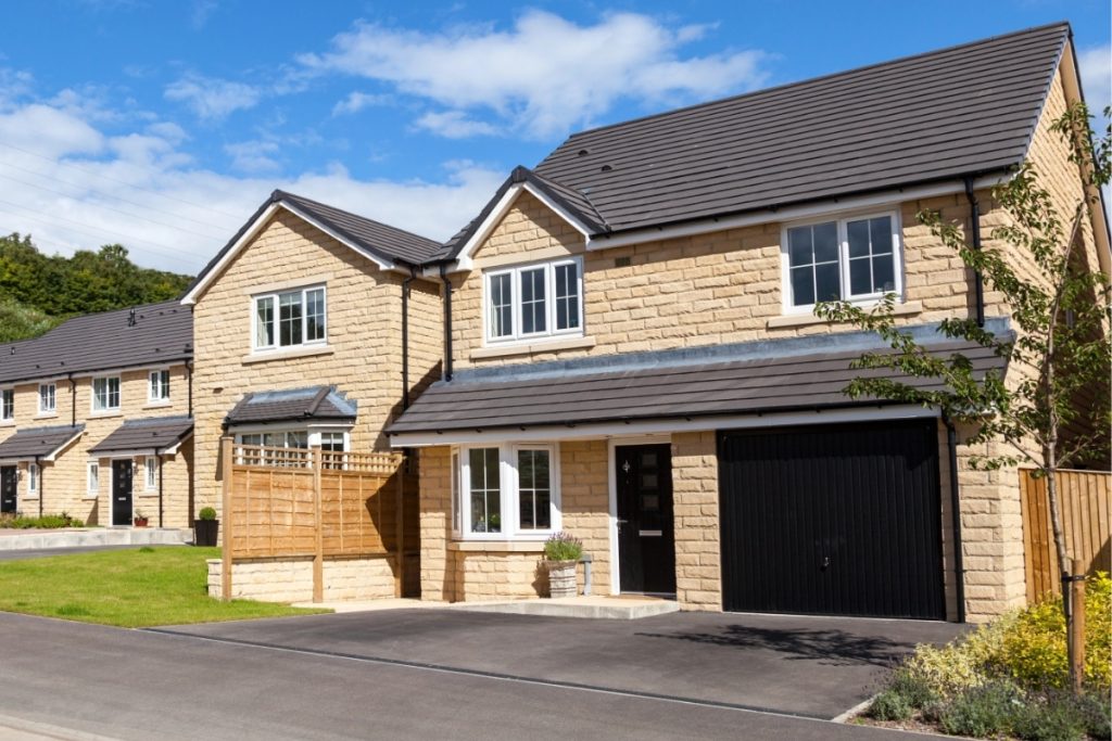 what factors influence the cost to replace a window